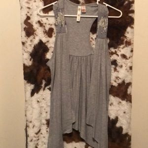 Woman’s medium grey with sequin komno